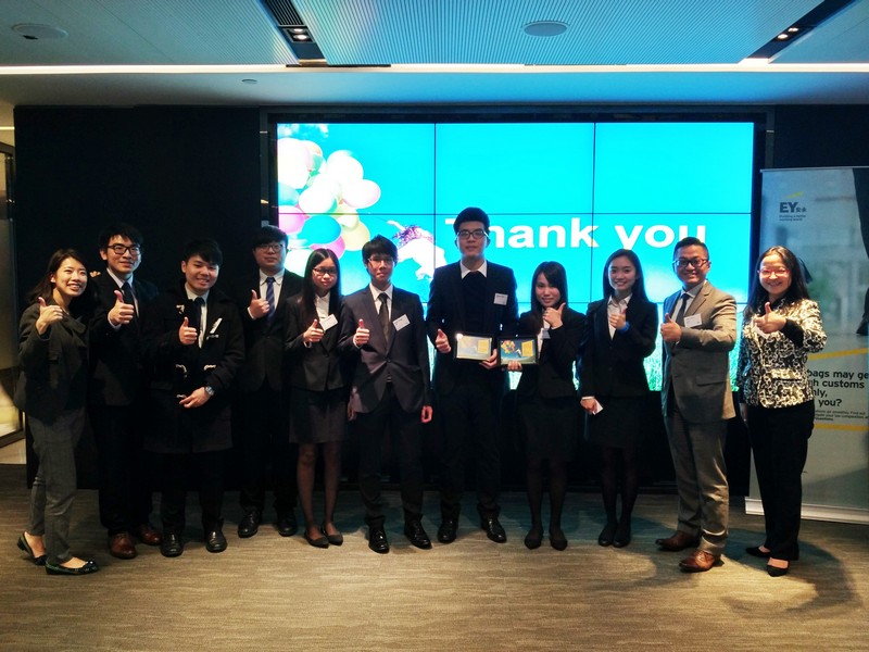 Eight of our BBA with Accounting Concentration students are among total 32 students selected from tertiary universities to enter the Hong Kong regional final competition. Mr Wilson Cheng (second from right), EY Tax partner, cheers for our students