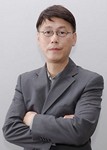 Mr Tak Ching LAU