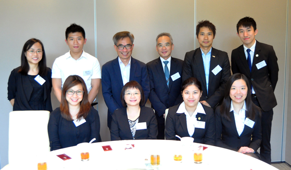 (First row from left) Ms Maggie Tai, Mr Henri Chen (Executive Assistants of BBA Programme), Prof Danny Wong (Vice-President (Academic), The Open University of Hong Kong), Prof Raymond So (Director of BBA Programme), Mr LIU Kam Hing, Bobby (Chief Executive Officer, Milton Holdings International Limited) and Mr WONG Ka Yik Marco (Representative of SABA)