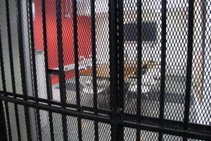 拘留所改建而成的會議室