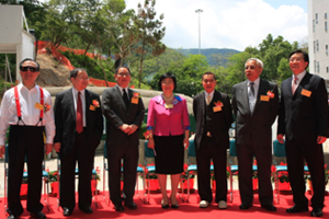 (From left) Mr. Martin Tam, Mr. Derek Zen, Mr. Robert Lam, Chairman Leung, Dr. Ho Tzu Leung, Mr. Samuel Lam and Dr Chui hosted the ceremony