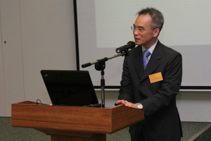 Prof Raymond So, Dean of School of Business, delivered a speech to the visitors