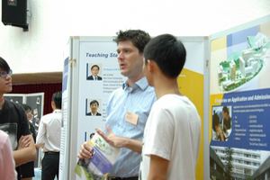 Teaching staff from the BENG programme shared information with prospective students