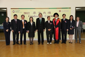 A group photo of honored guests and HSMC management (From left: Dr. Karen Chan, Prof. Gilbert Fong, Mr. Martin Tam, Mrs. Margaret Leung, Mr. John Tsang, Dr. Ho Tzu Leung, Dr. H.S. Chui, Mr. Nixon Chan, Mrs Louis Lam and Ms Suzanne Chan)