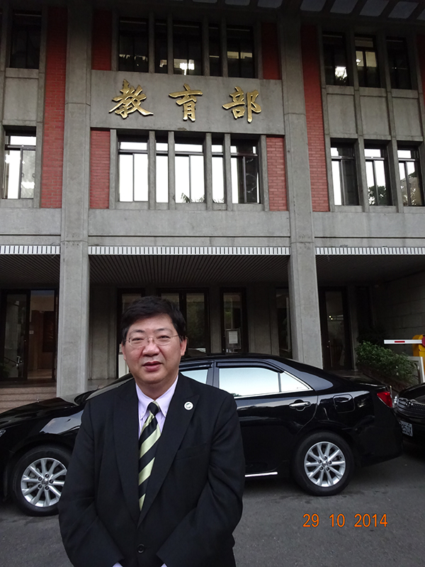 Professor Simon Shun-Man Ho Picture 1