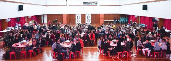 「恒情相聚團年宴」吸引逾200位校友、教職員及學生參加，場面熱鬧