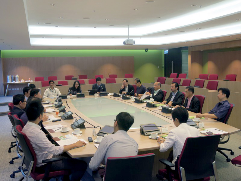 研討會於學院會議廳舉行,與會者交換意見及經驗