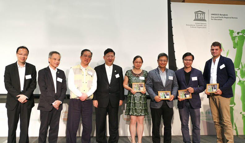 Group photos of President Simon Ho, Dr Tom Fong, moderators and penalists