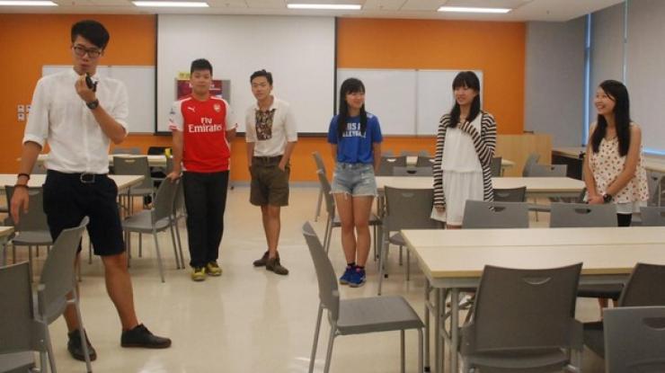 Mentors and mentees were introducing one another in front of all the participants. (From left) Ho Sung Chau (mentor), Kwok Tsz Lok (mentor), Tse Chun Yin (mentor), Tang Chun Yu, Lin Huamin, and Wong Kai Shuen