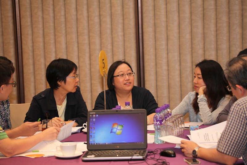 Sharing and discussion by academic staff members