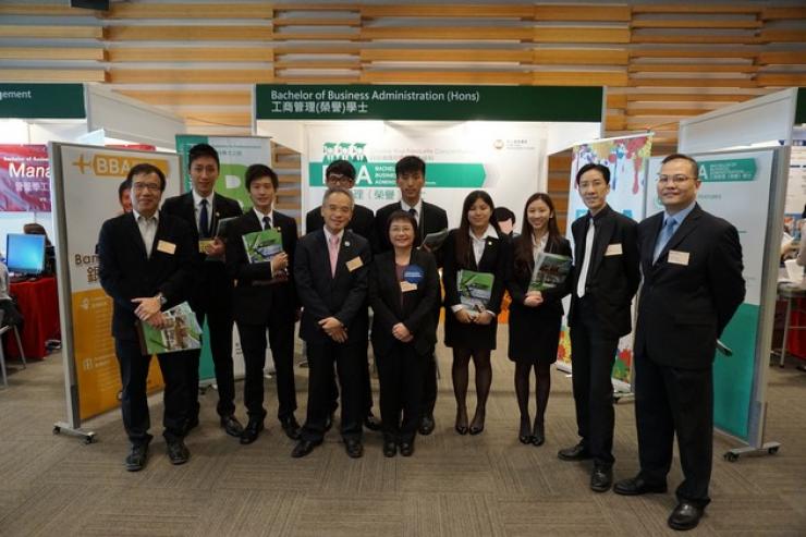 (From left in front row) Prof Raymond So, Dean of School of Business; Programme Director of BBA Programme and Dr Brossa Wong, Associate Dean of School of Business, Head of Department of Accountancy (From left in second row) Mr Albert Ng, Lecturer of Department of Accountancy, Committee Members of Student Association of Business Administration (SABA), Dr Felix Tang Associate Programme Director of BBA Programme and Dr Lawrence Lo, Internship Coordinator