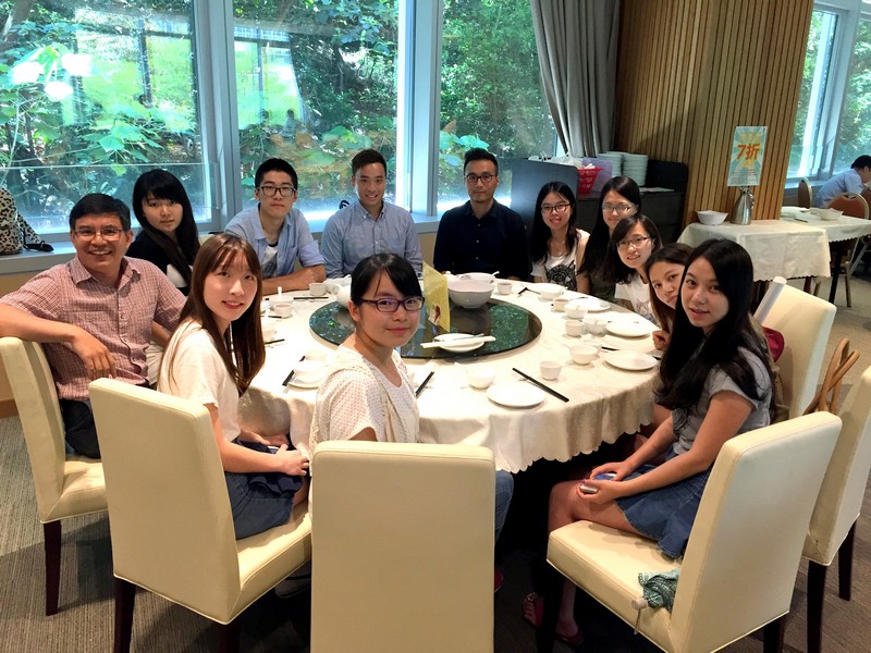 The visiting group from Sichuan University had lunch with BJC professors and student representatives