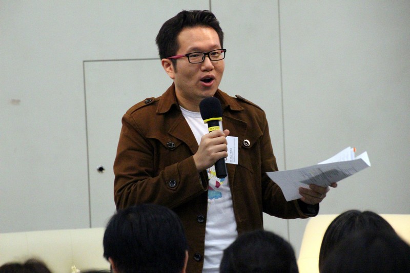 Mr James Chang, Head of Department of Journalism (left) and Communication and Dr Chan Chi Kit (right) introduced the programme curriculum and school activities