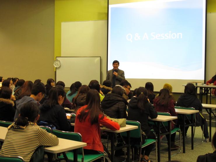 Prof. Howard Song answered the questions from BJC students