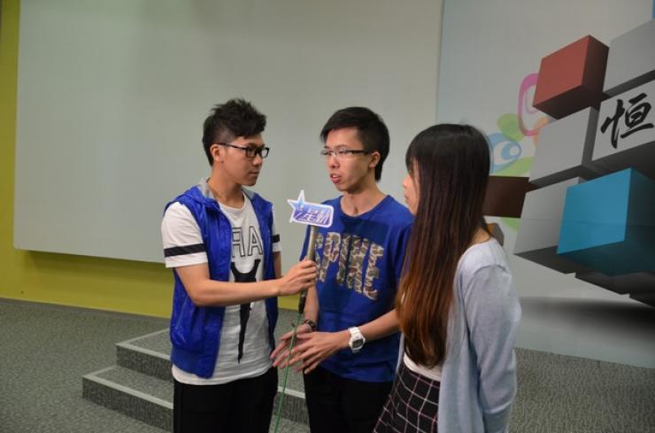 Two students from Department of Journalism and Communication were interviewed by “Asian Entertainment”