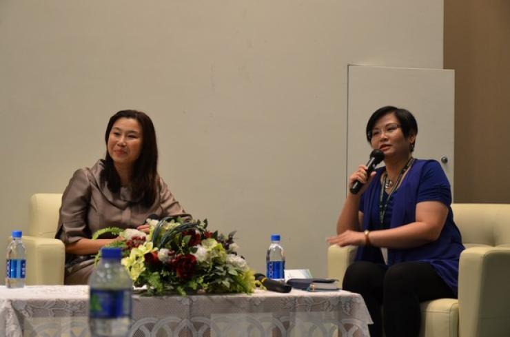 Chit-chat session by Prof Tso (Left) and Ms Glacial Cheng (Right)