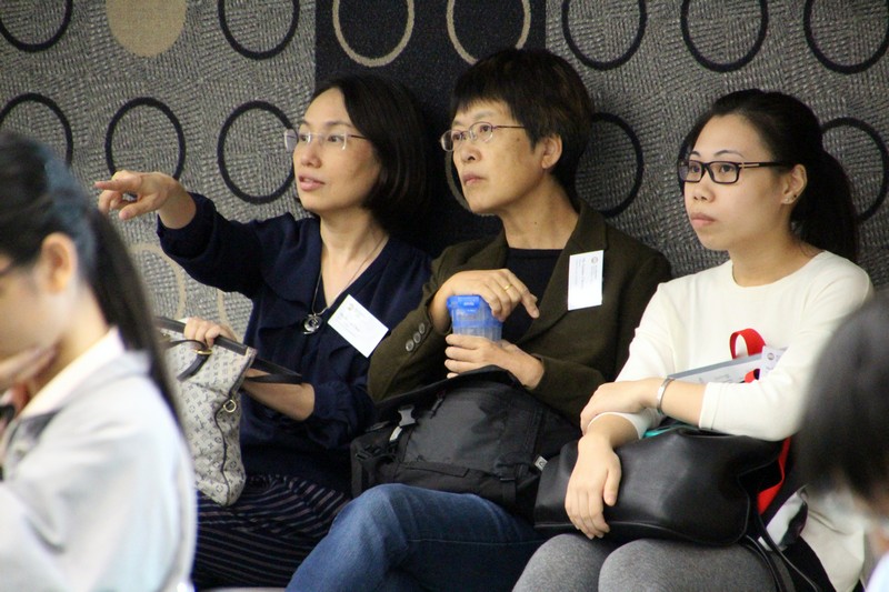 Mr James Chang, Associate Dean of the School of Communication, and Ms Sharon Chen, Senior Lecturer chitchatted with Director Tammy Cheung before the talk