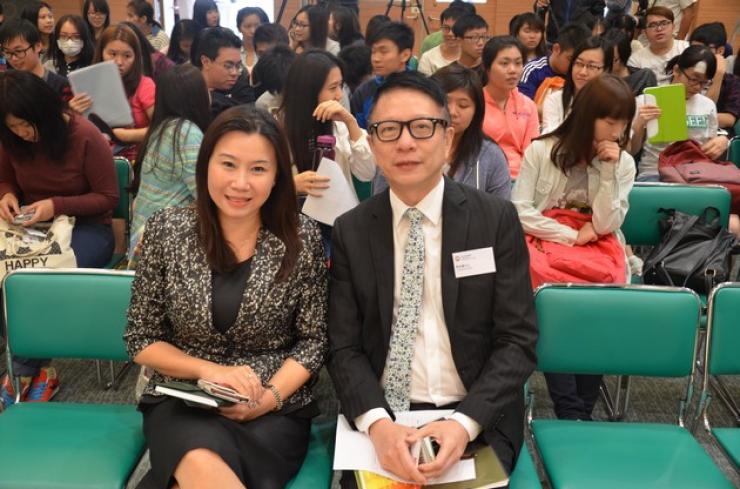 Prof Scarlet Tso, Dean of the School of Communication (left) and Mr Nick Ip, Executive Director of ATV (right)