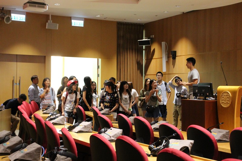 Colleague from CPAO was introducing college facilities to students from Sichuan University