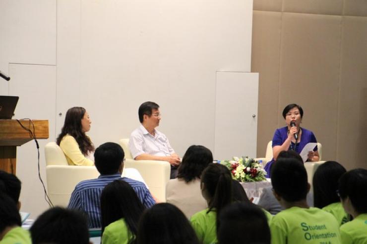 Chit-chat session by Dr Meily Cheung (Left), Mr James Chang, (Associate Professor) (Middle), Ms Glacial Cheng (Right) on academic, admission and student affairs matters