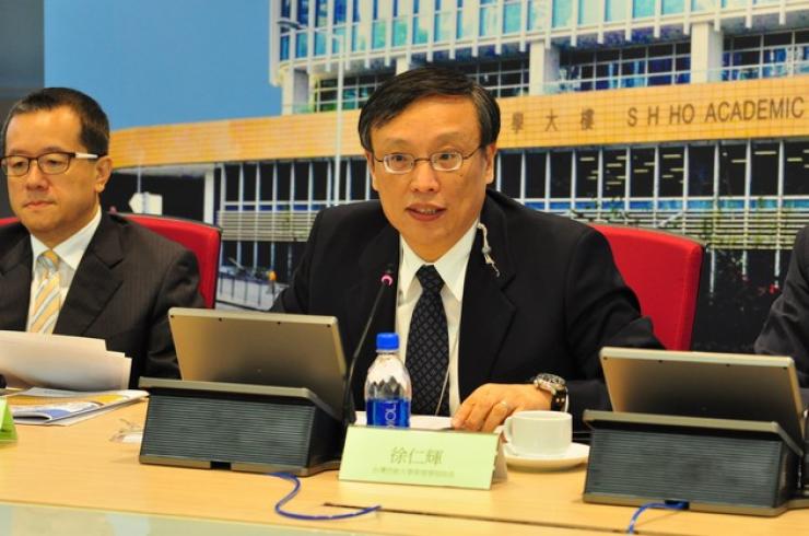 Chairperson of Session II, Prof Hsu Jen-Hui, Dean of the College of Management, Taiwan Shih Hsin University