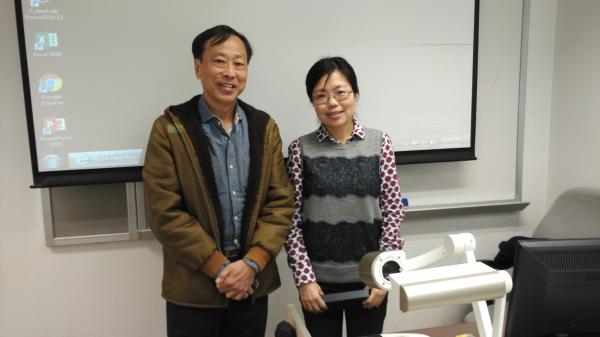 Prof Francis Chin, Head of Department of Computing, thanked and presented souvenirs to the guest