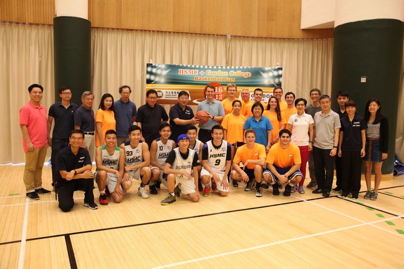 Group photo of President Ho, President Lindsay, students and staff of the two Colleges