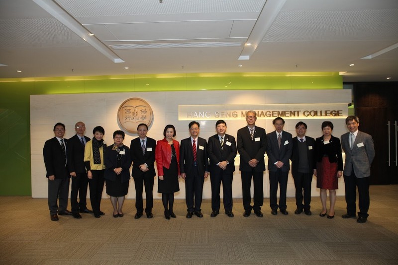 Group photo of Principals from the Association of Hong Kong Chinese Middle Schools and HSMC management