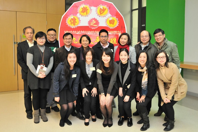 Mr Gary Yeung with academic staff and students from the School of Communication