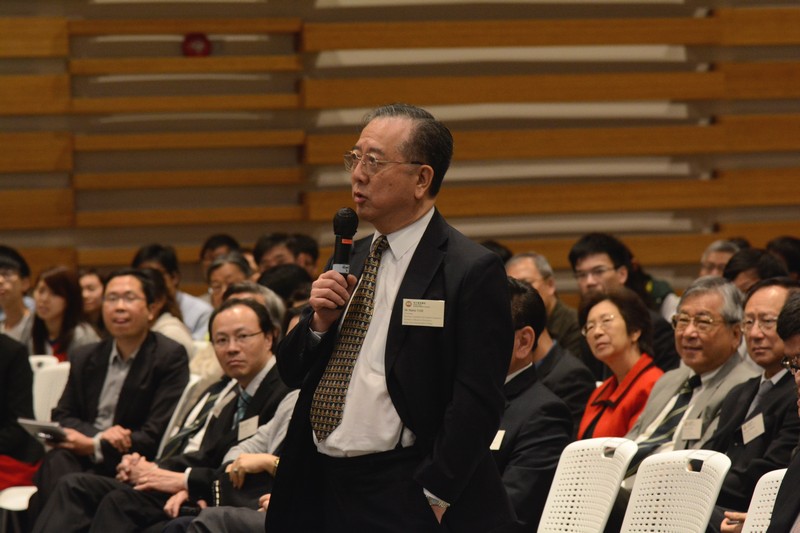 Mr Martin Tam, member of Board of Governors, raised question during the Q&A session