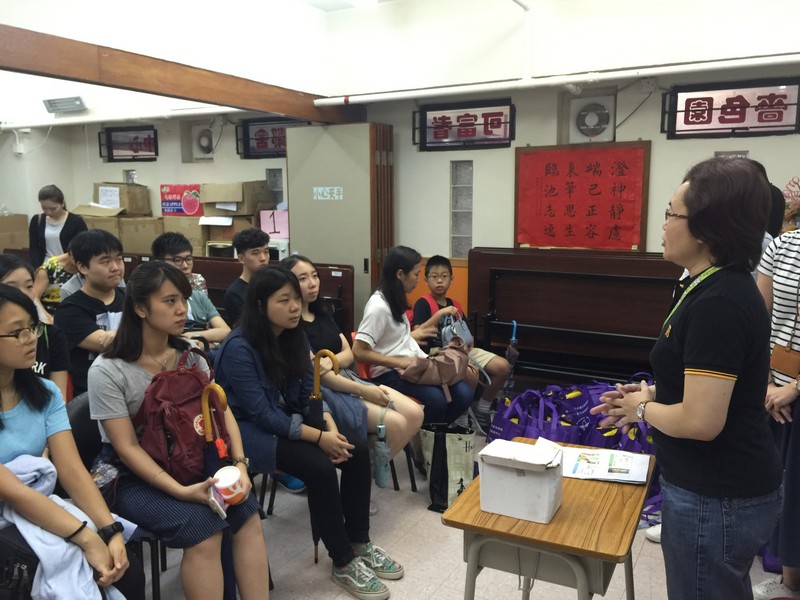 HSMC volunteers joined the briefing session before the visit