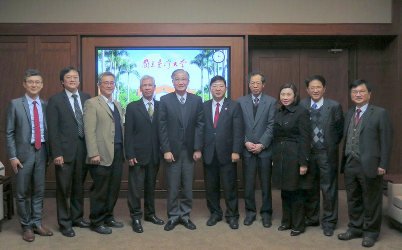 Group photo of HSMC delegation and Management of National Taiwan University