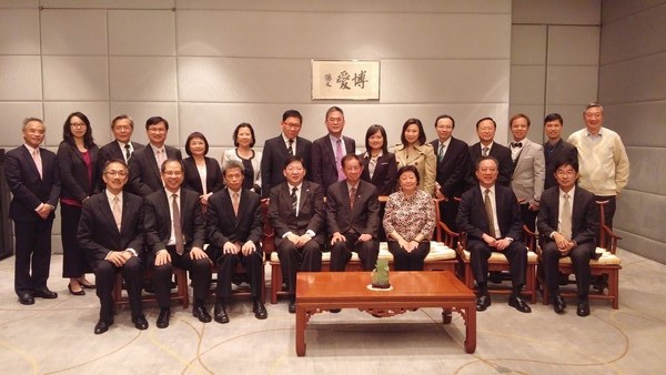 Ms Rose Lee, Chairman of Board of Governors, hosted a dinner for Professor Lee