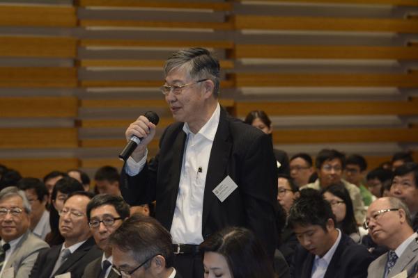 Mr Shih Wing Ching raised question during the Q&A session