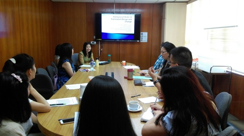 Dr Holly Chung shared her research findings at the 14th English Departmental Seminar