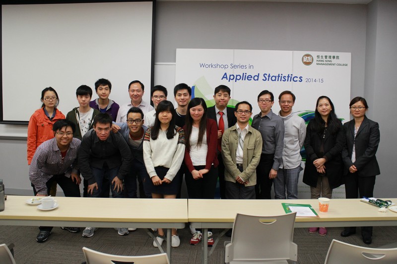 A group photo of the participants and the speakers