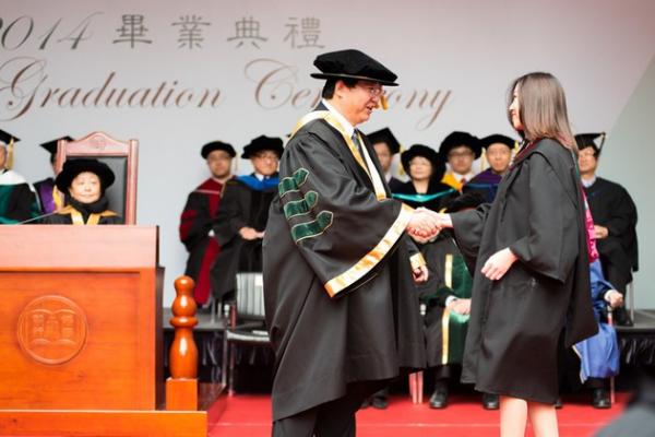 President Ho congratulated graduates