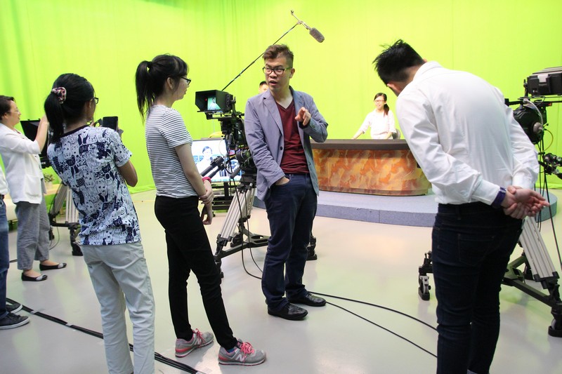 Mr Brian So (right photo) and Ms Sharon Chen (left photo) from the School of Communication conducted demo lectures in BJC TV Studio