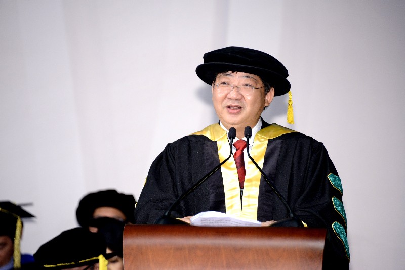 President Simon S M Ho delivered a speech at the Ceremony