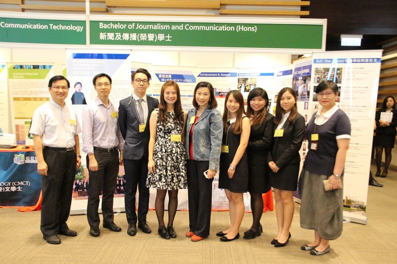 Group Photo of Dean Scarlet Tso (School of Communication), Associate Dean James Chang (School of Communication), Programme Coordinator Ms Glacial Cheng (BJC Programme) and student representatives