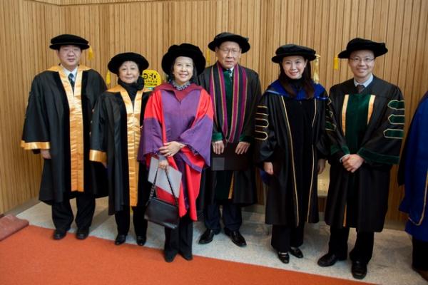 A group photo of Ms Rose Lee and HSMC management (From left: President Simon Ho, Ms Rose Lee, Dr Karen Chan, Prof Gilbert Fong, Prof Scarlet Tso, Dr Tom Fong)