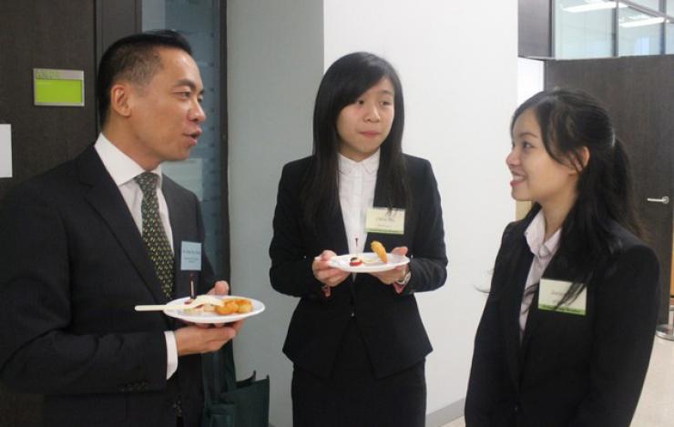 Mentees and mentors exchanging ideas at the networking session