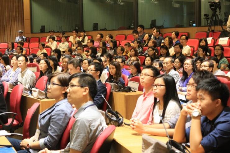 Prof Simon Ho, President of Hang Seng Management College, gave a speech