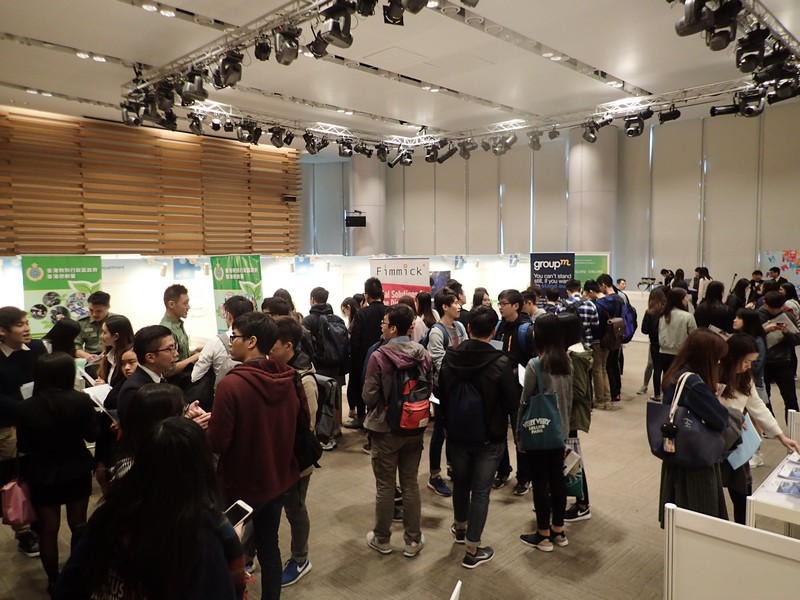 Students communicated with employers and got first-hand recruitment information