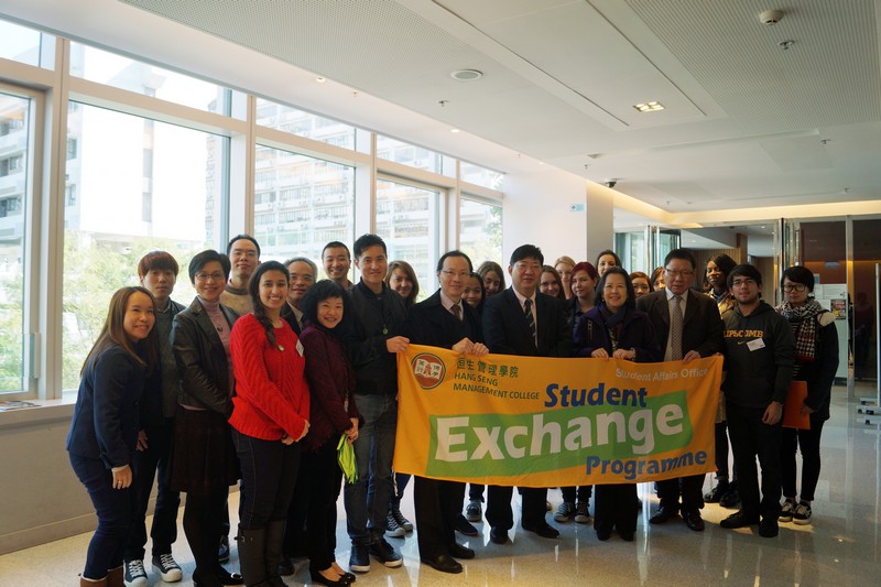 President Simon Ho and other senior management welcomed the exchange students
