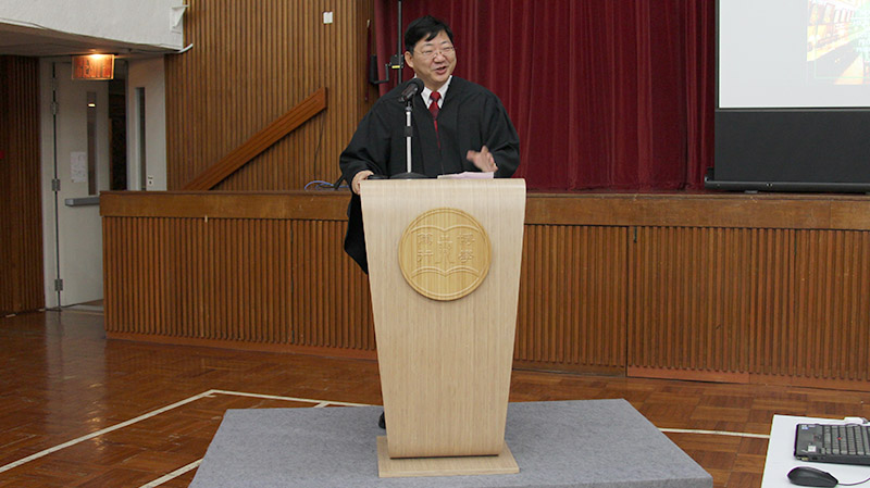 President Simon Ho shared the topic “Leadership and Community Service”