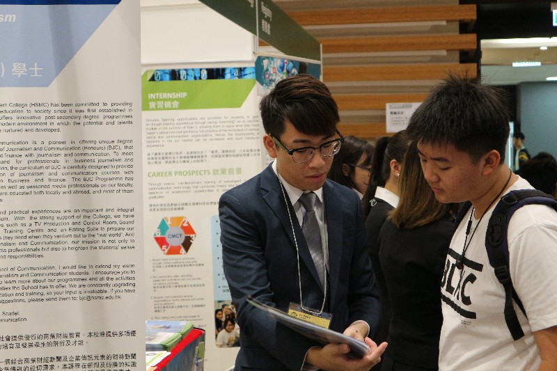 Professors and students from the School of Communication answered enquiries