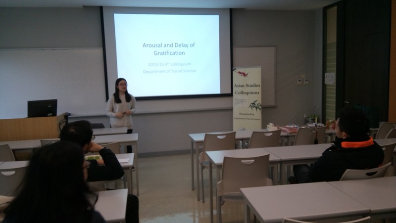 Dr Vera Hau gave an introduction to the colloquium topic