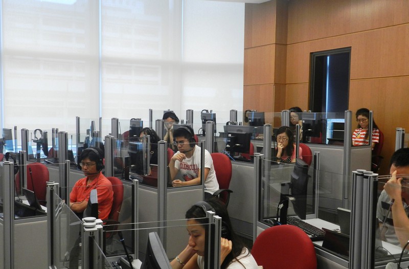 Participants touring at the Translation and Interpretation Lab