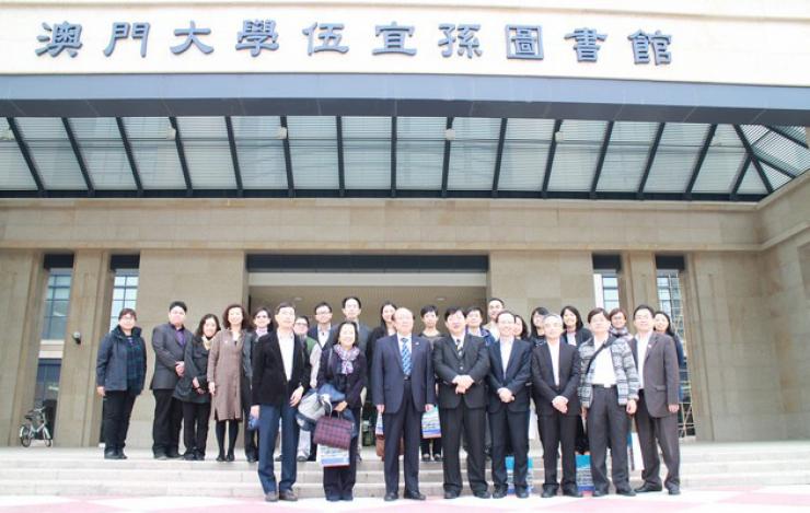 Group Photo of HSMC Delegation and Professor Zhao
